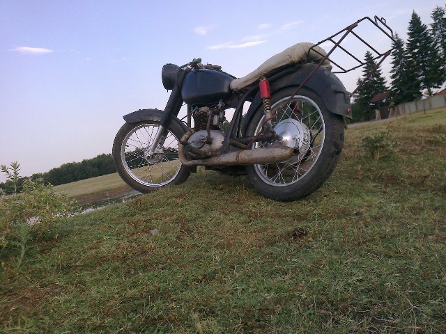 027765161-big.jpg