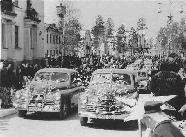 12 Победы на демонстрации.jpg