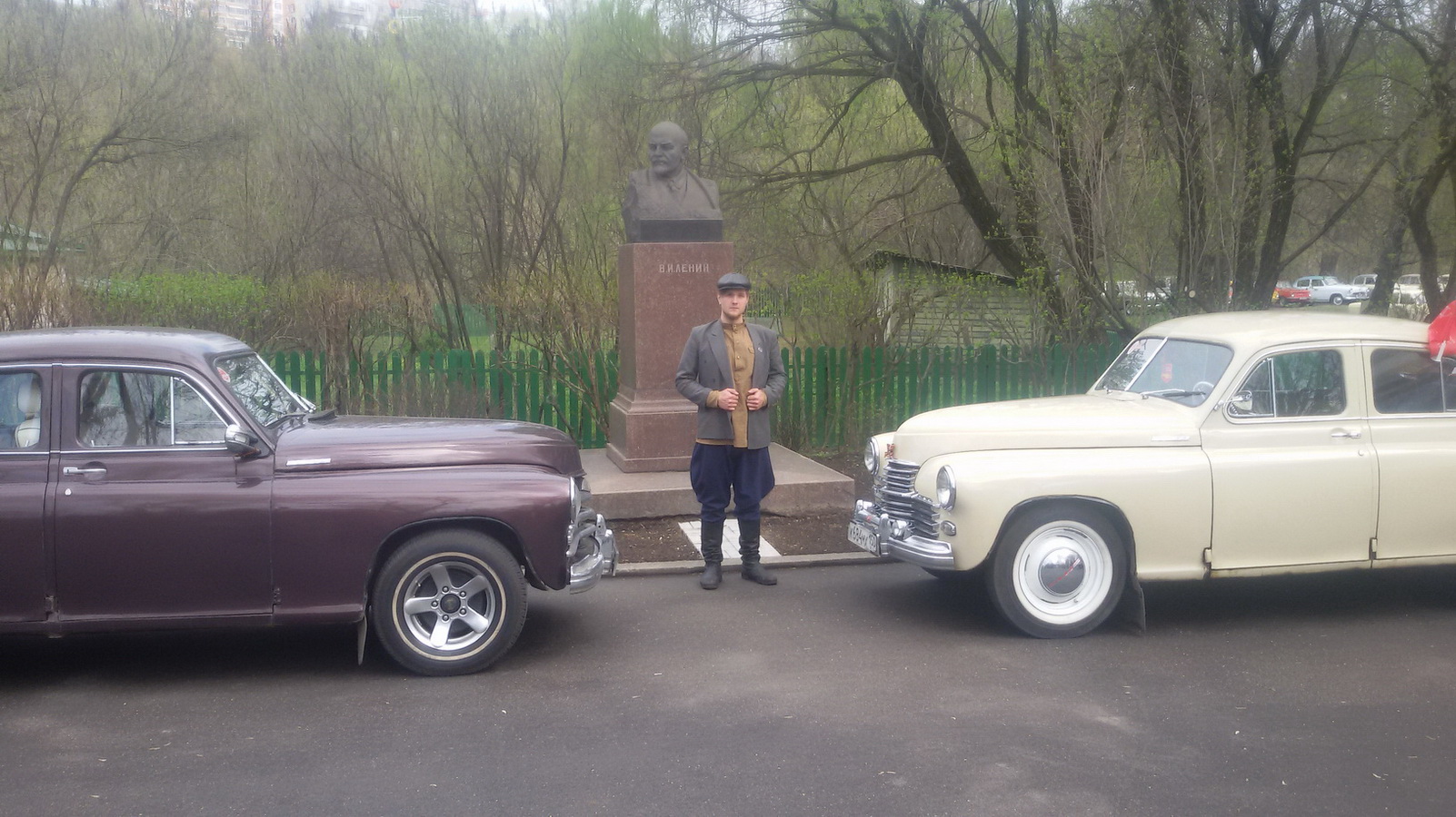 2 Победы и колхозник.jpg
