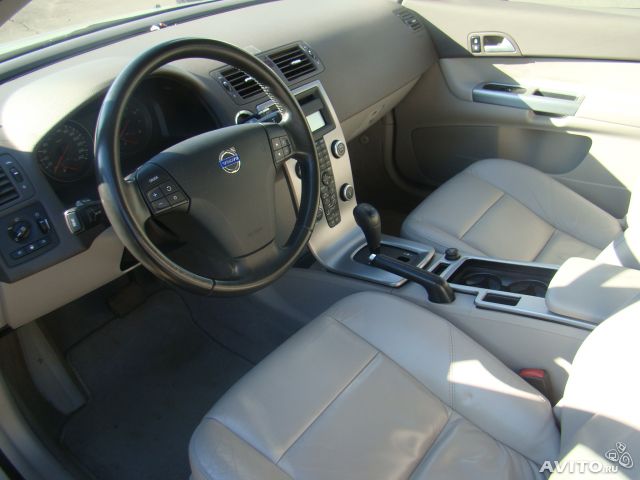 530299073.jpg