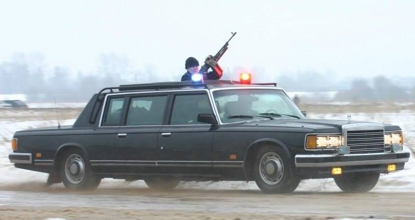54-6-4-1-1-0-0-@-ZIL 41072 2 K 7 1-spetzializiran avtomobil na KGB-FSO-.jpg