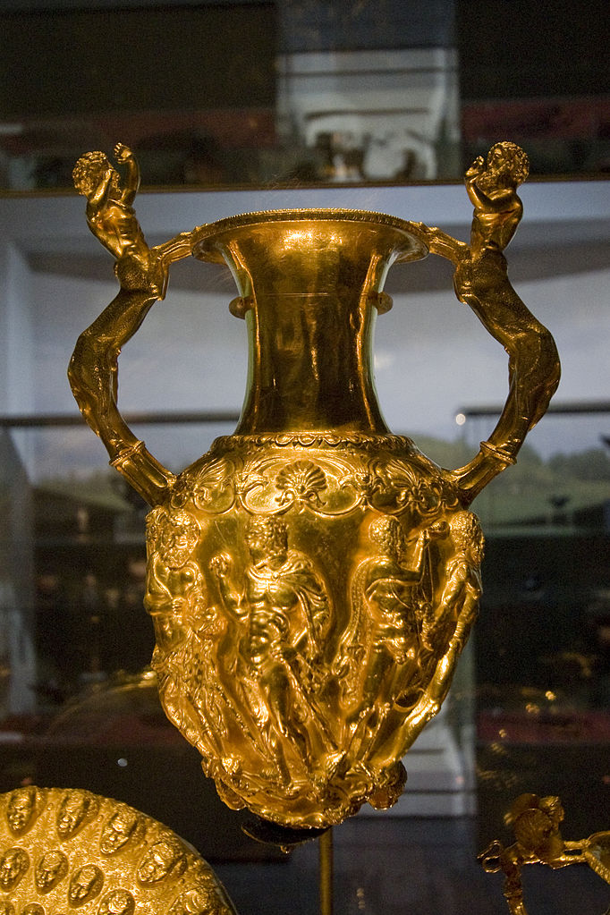 682px-Sofia_-_Panagyurishte_Thracian_Gold_Treasure_(Amphora).jpg