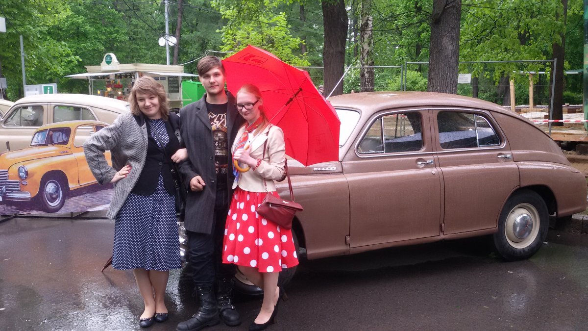 ББ с девушками.jpg