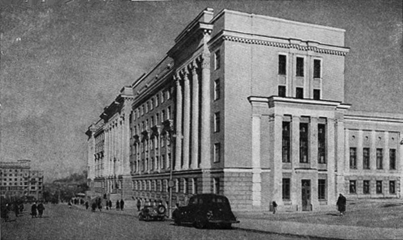 Челябинс пл. Революции позавчера 2.jpg