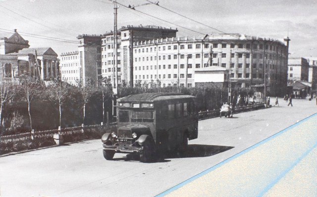 Челябинс пл. Революции позавчера 3.jpg