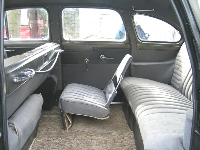 GAZ_12_Limousine_1950.jpg