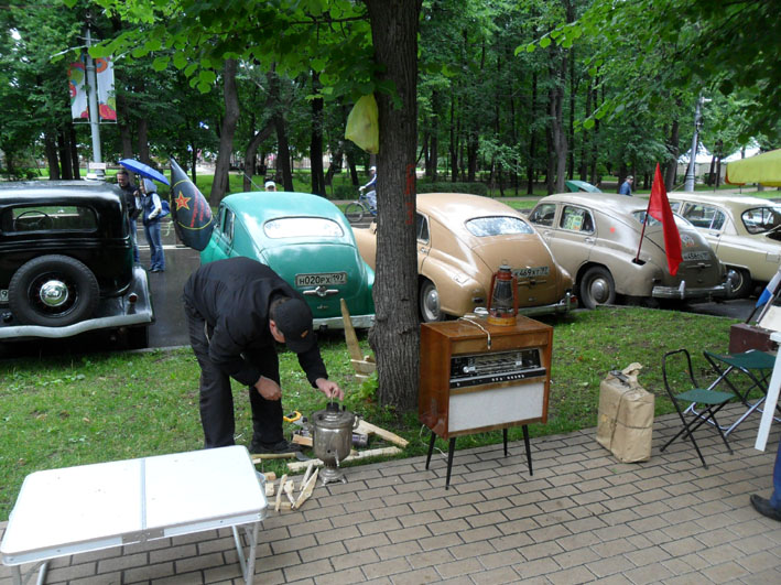 канистра самогона.jpg
