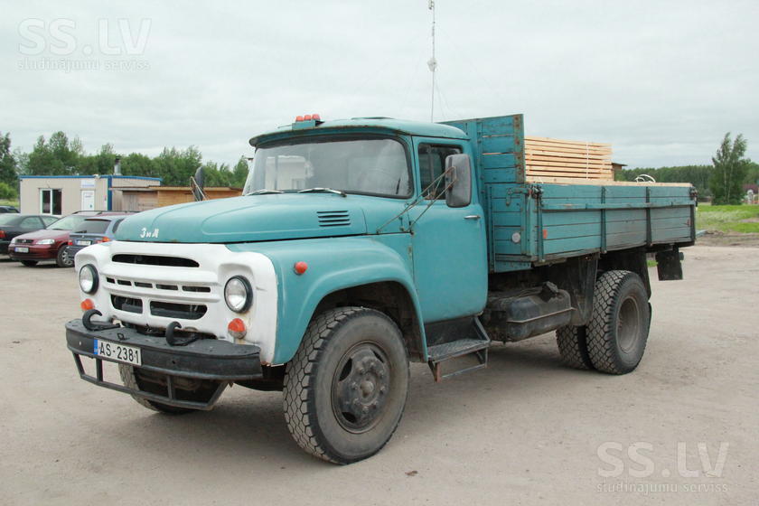 lorries-2-2.800.jpg
