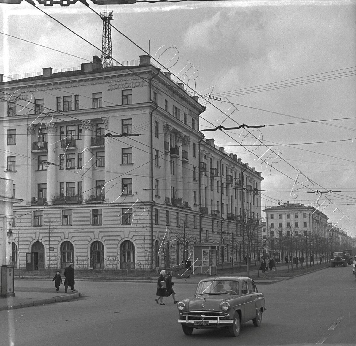 Москвич 407 ул Свободы.jpg