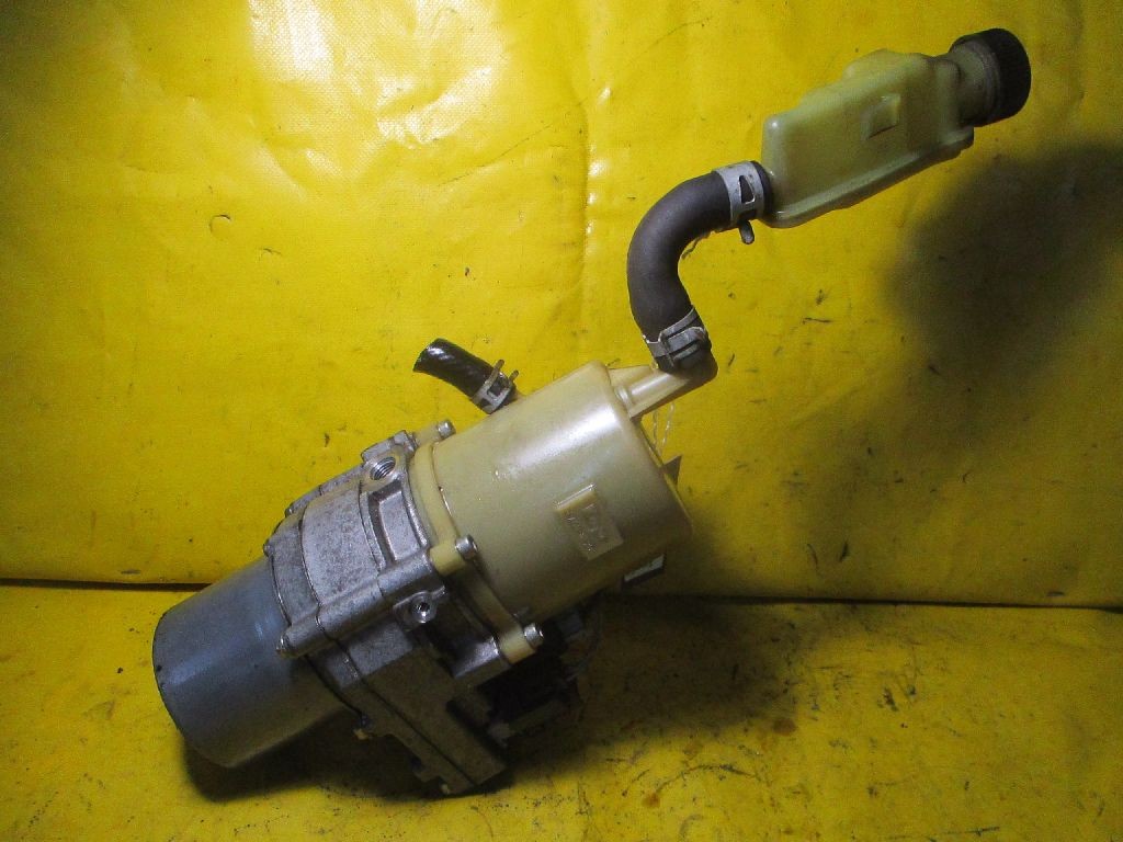 nasos-gidrousilitelya-mazda-axela-bk5p-zy-1_12.jpg
