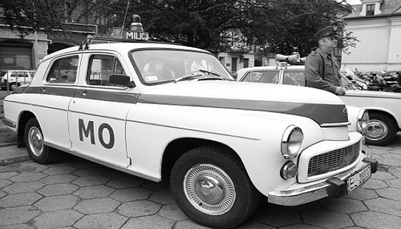 pol_milicja_radiowoz_580.jpg