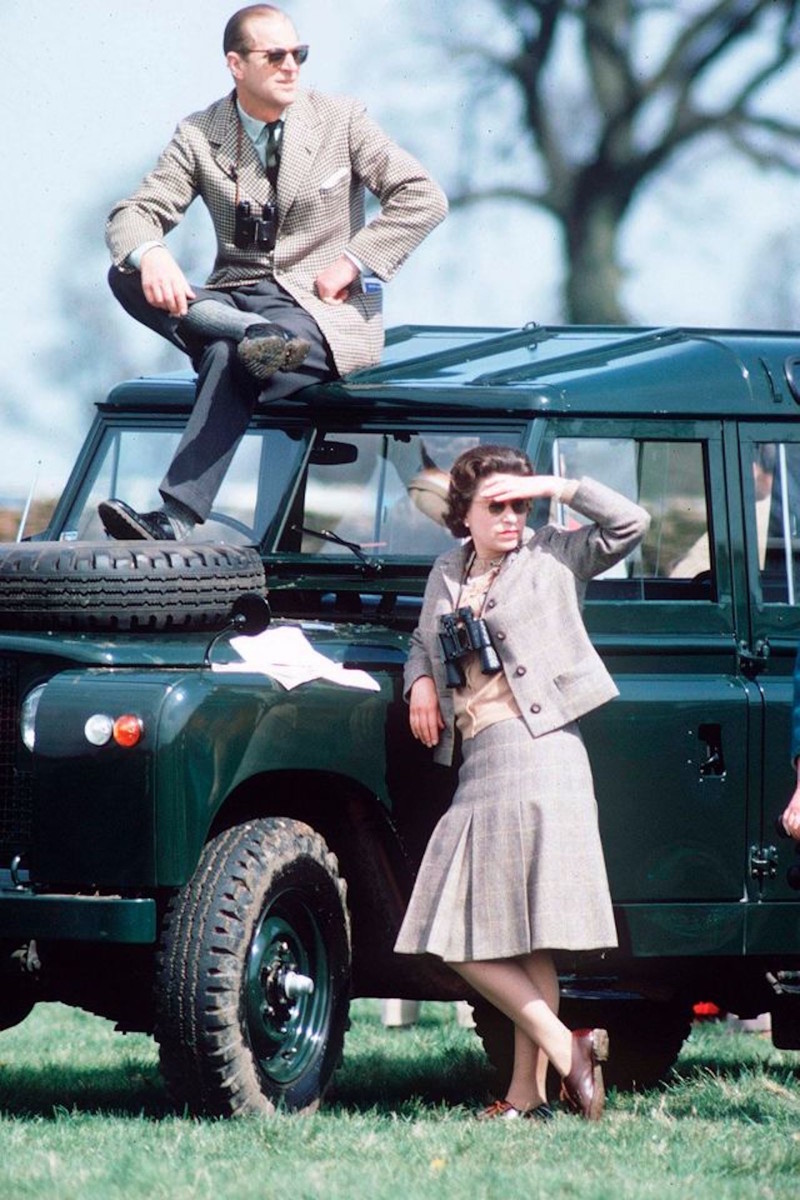 queen-elizabeth-ii-and-prince-phillip-at-the-horse-races--1968.jpg