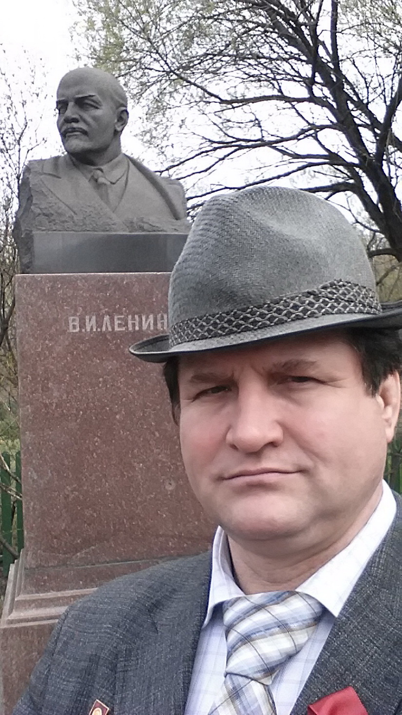 Селфи с Ильичом.jpg