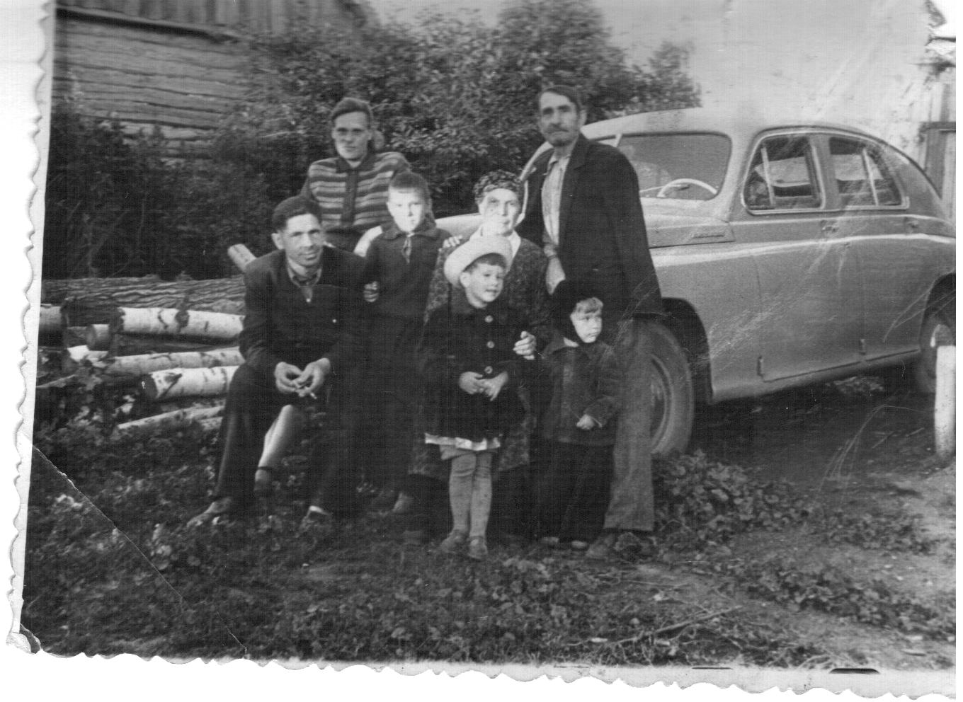Семья с Победой 1957 г..jpg