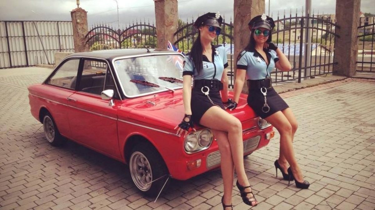 SunbeamiliHillmanStiletto43867.jpg